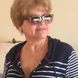 Meet your Posher, Yolanda